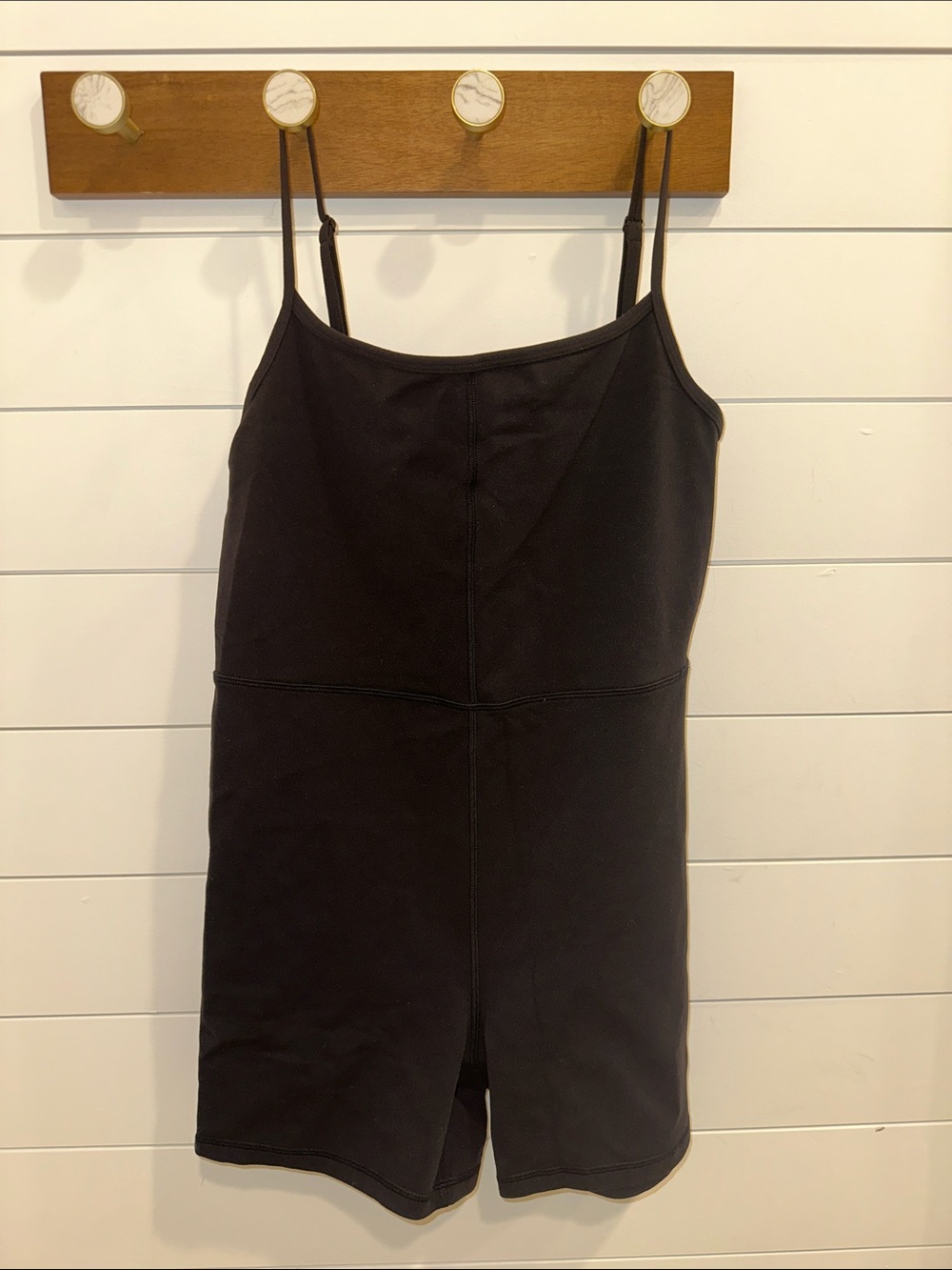NWOT Aritizia Wilfred Black Scoop Neck bodysuit